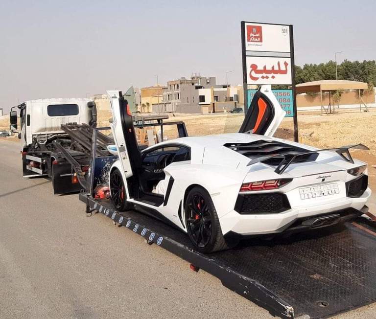نقل سيارة لامبورغيني